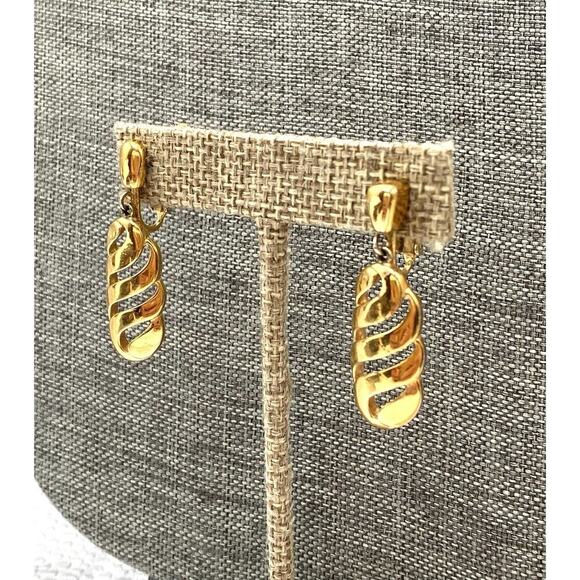 VENDOME Clips Vintage Earrings Dangles Drops Gold Tone Estate .55” - Picture 10 of 11
